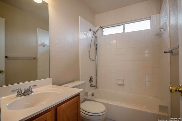 518 REBA, Converse, TX 78109