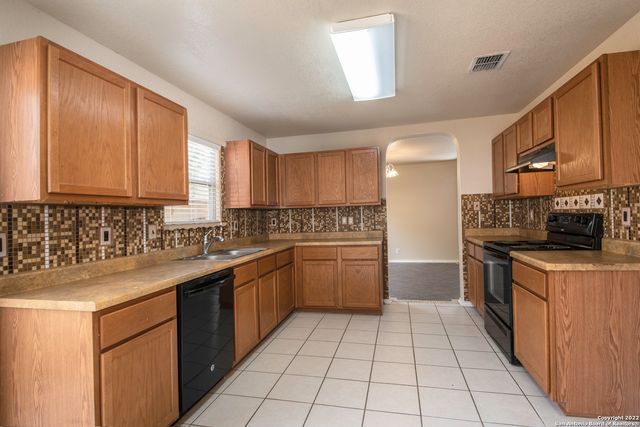 518 REBA, Converse, TX 78109