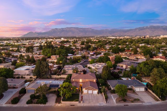4301 Sunningdale Avenue NE, Albuquerque, NM 87110