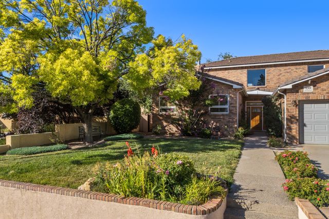 4301 Sunningdale Avenue NE, Albuquerque, NM 87110
