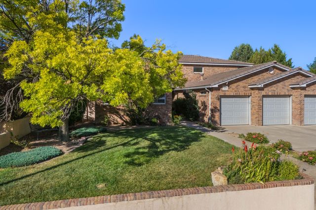 4301 Sunningdale Avenue NE, Albuquerque, NM 87110