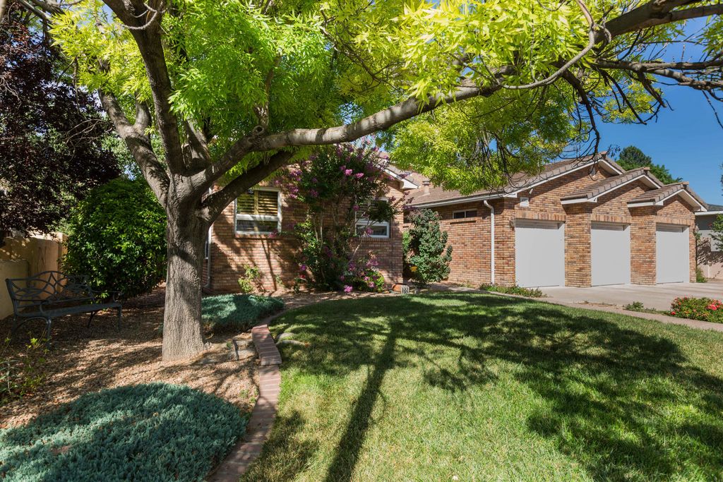 4301 Sunningdale Avenue NE, Albuquerque, NM 87110