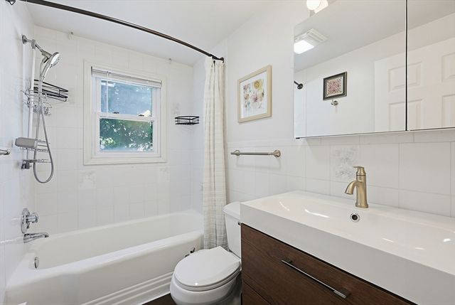 23 Kosciusko St, Peabody, MA 01960