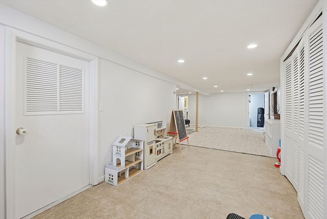 23 Kosciusko St, Peabody, MA 01960