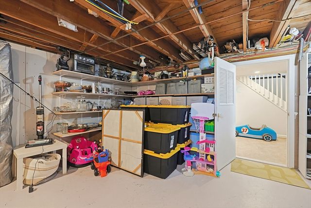 23 Kosciusko St, Peabody, MA 01960