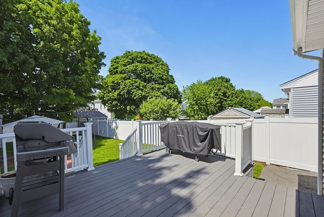 23 Kosciusko St, Peabody, MA 01960
