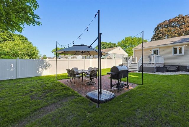 23 Kosciusko St, Peabody, MA 01960