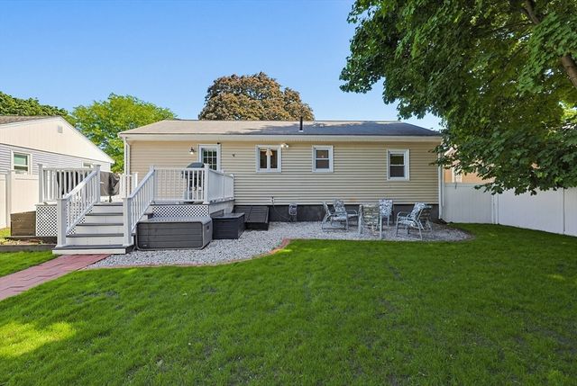 23 Kosciusko St, Peabody, MA 01960