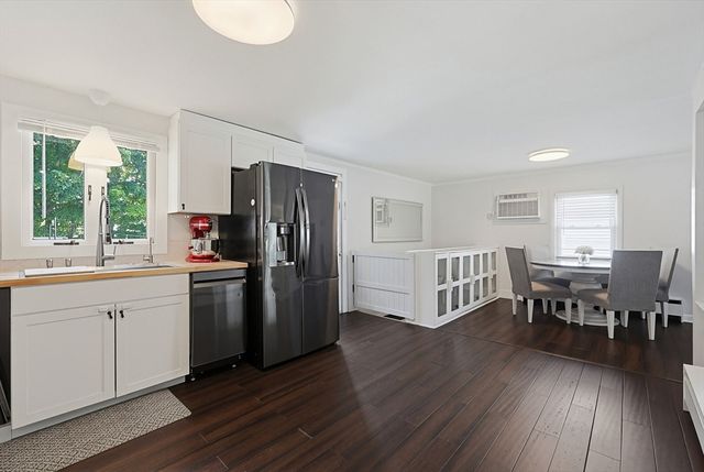23 Kosciusko St, Peabody, MA 01960
