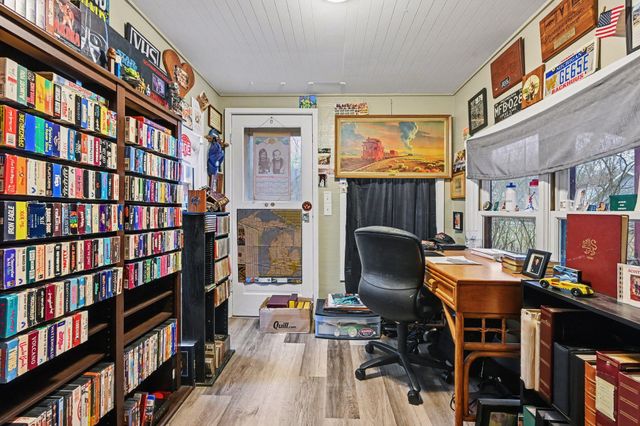 2139 Steger Avenue, Kalamazoo, MI 49048