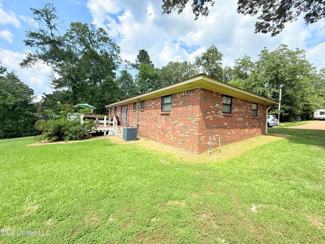 722 Cherokee Lane, Grenada, MS 38901