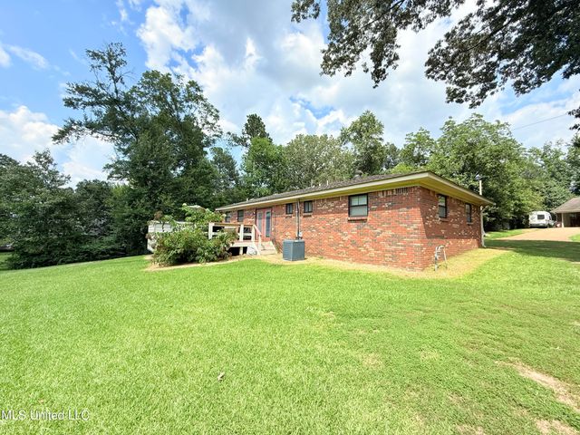 722 Cherokee Lane, Grenada, MS 38901