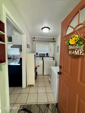 722 Cherokee Lane, Grenada, MS 38901