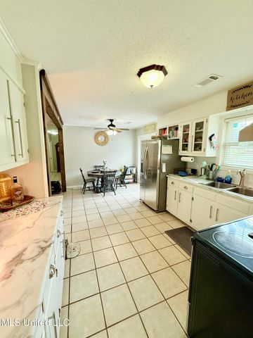 722 Cherokee Lane, Grenada, MS 38901