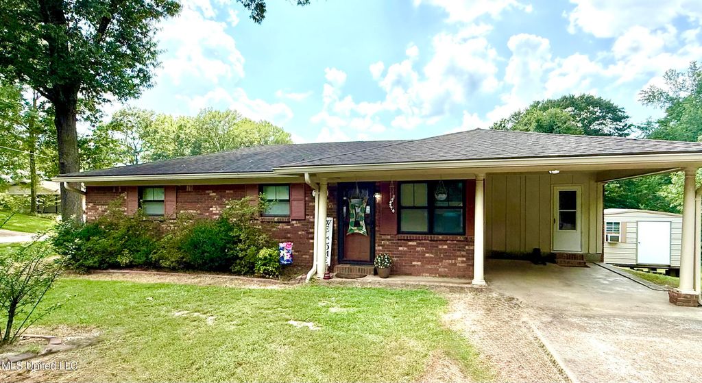 722 Cherokee Lane, Grenada, MS 38901