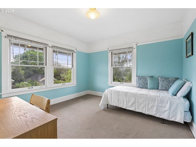 4723 Se TAYLOR St, Portland, OR 97215