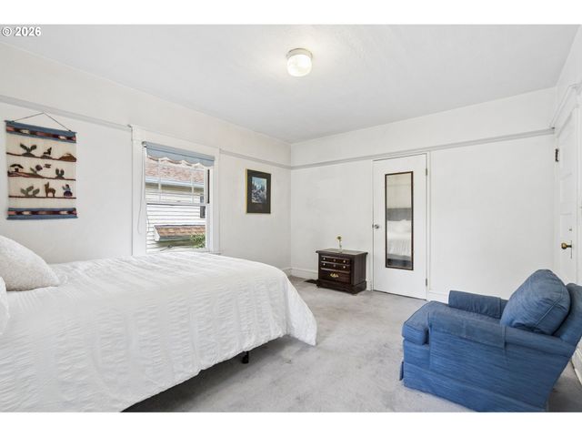 4723 Se TAYLOR St, Portland, OR 97215