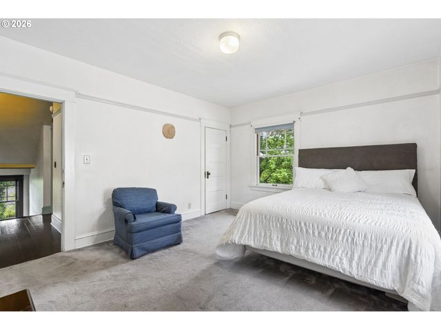 4723 Se TAYLOR St, Portland, OR 97215