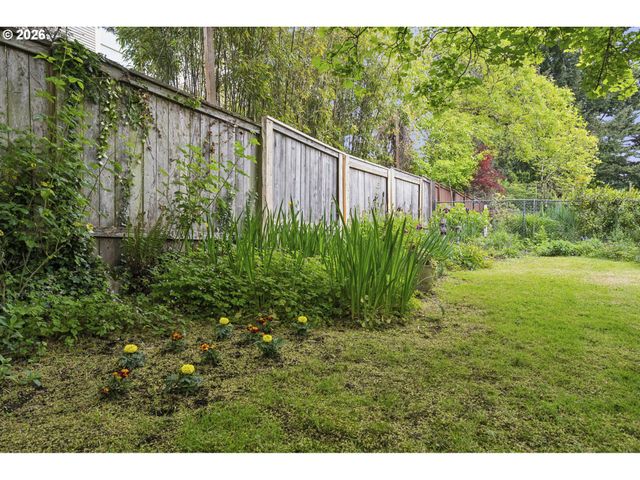 4723 Se TAYLOR St, Portland, OR 97215