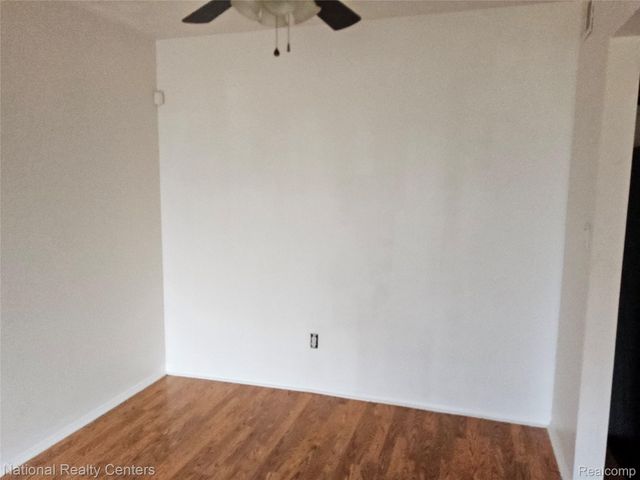 29576 CITY CENTER Drive 4, Warren, MI 48093