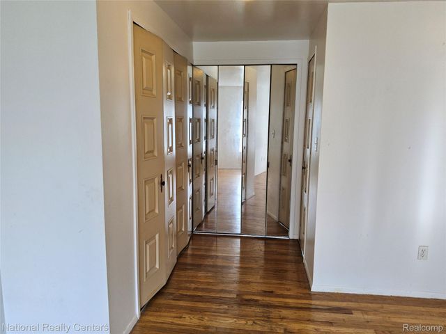 29576 CITY CENTER Drive 4, Warren, MI 48093
