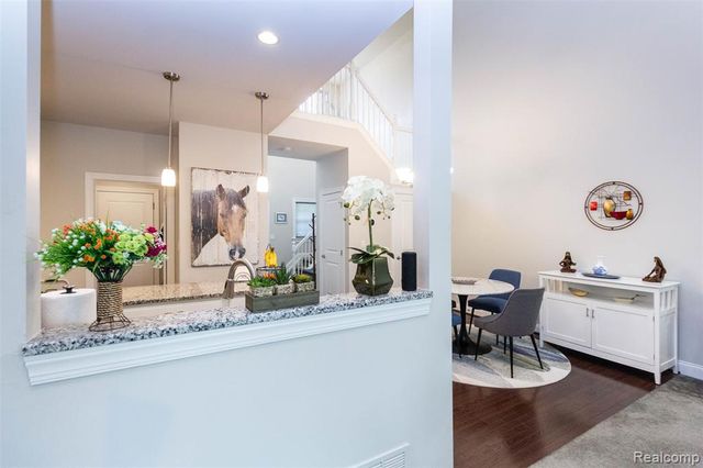 2589 Oxford Circle, Ann Arbor, MI 48103