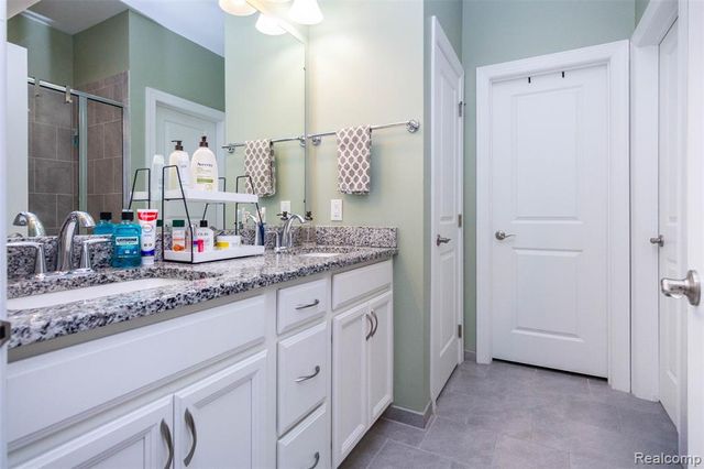 2589 Oxford Circle, Ann Arbor, MI 48103