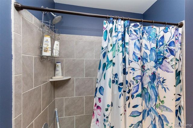 2589 Oxford Circle, Ann Arbor, MI 48103