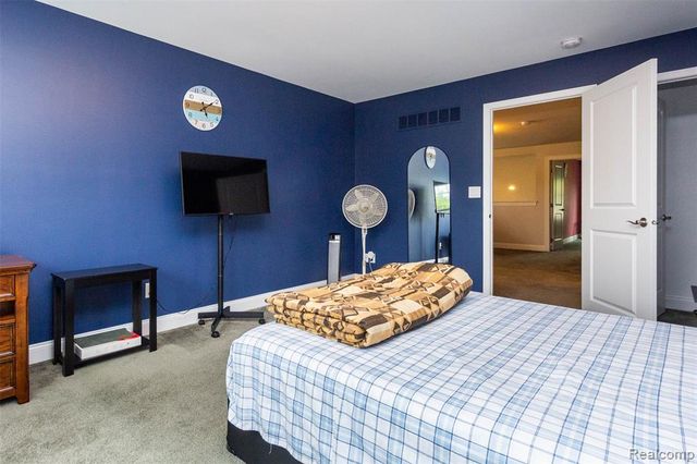 2589 Oxford Circle, Ann Arbor, MI 48103