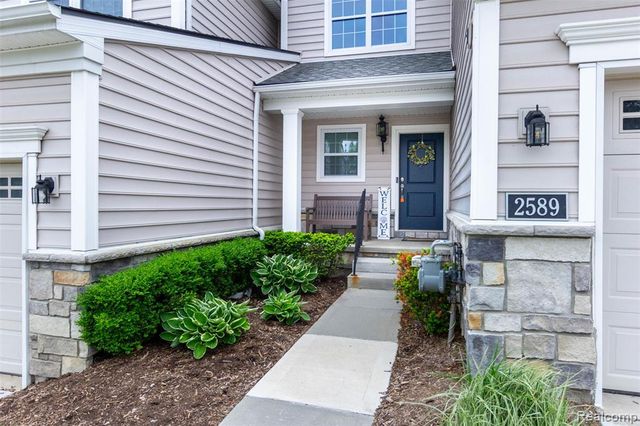 2589 Oxford Circle, Ann Arbor, MI 48103
