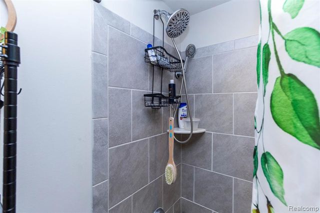 2589 Oxford Circle, Ann Arbor, MI 48103