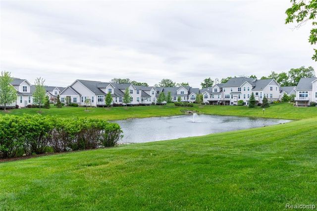 2589 Oxford Circle, Ann Arbor, MI 48103