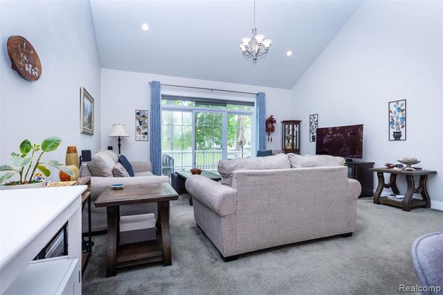 2589 Oxford Circle, Ann Arbor, MI 48103