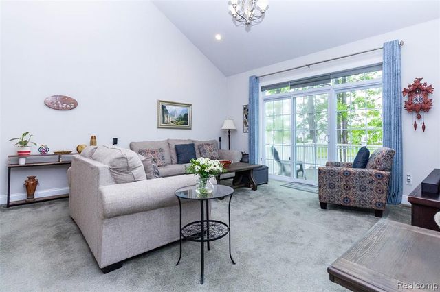 2589 Oxford Circle, Ann Arbor, MI 48103