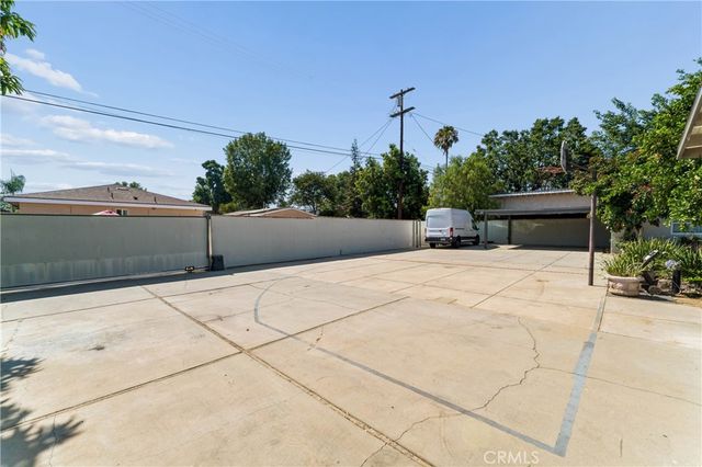 8519 Winnetka Avenue, Winnetka, CA 91306