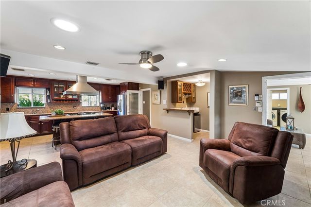 8519 Winnetka Avenue, Winnetka, CA 91306
