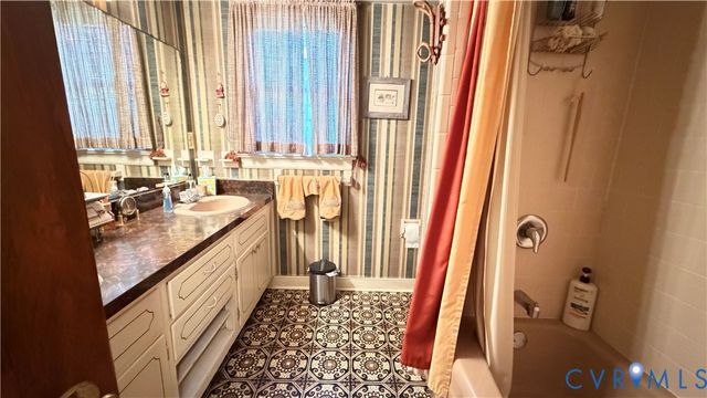 5511 Buxton Ct, Chester, VA 23831