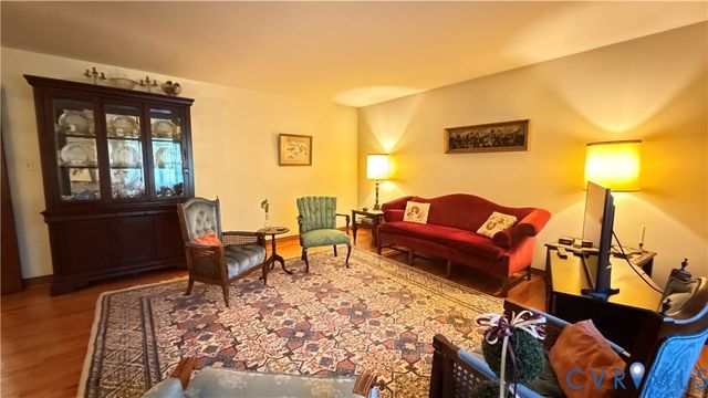 5511 Buxton Ct, Chester, VA 23831