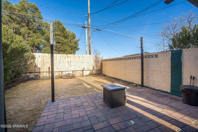 1261 S Espina Street, Las Cruces, NM 88001