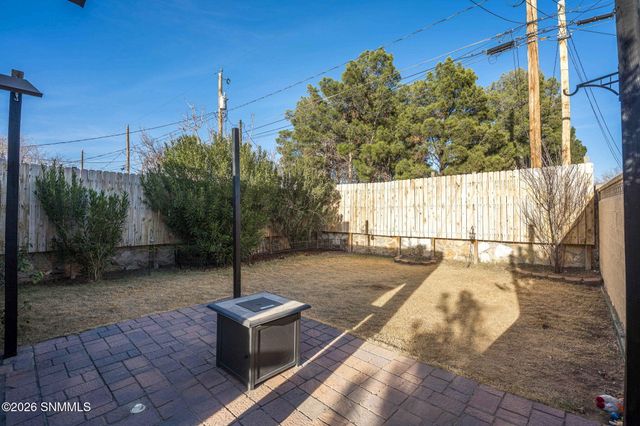 1261 S Espina Street, Las Cruces, NM 88001