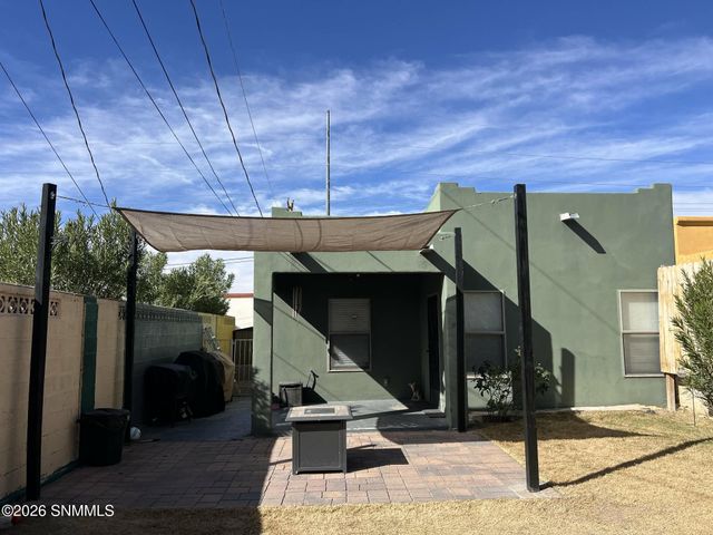 1261 S Espina Street, Las Cruces, NM 88001