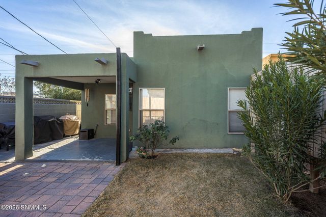 1261 S Espina Street, Las Cruces, NM 88001