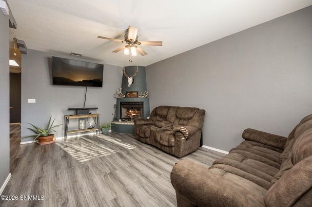 1261 S Espina Street, Las Cruces, NM 88001