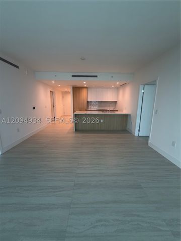 2411 Laguna Cir 2408, Miami, FL 33181