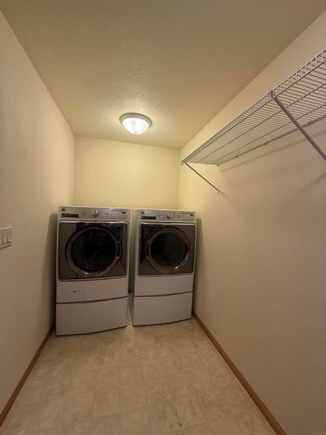 736 Southlawn Terrace, Oelwein, IA 50662