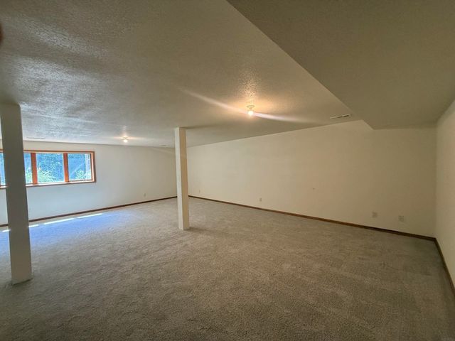 736 Southlawn Terrace, Oelwein, IA 50662