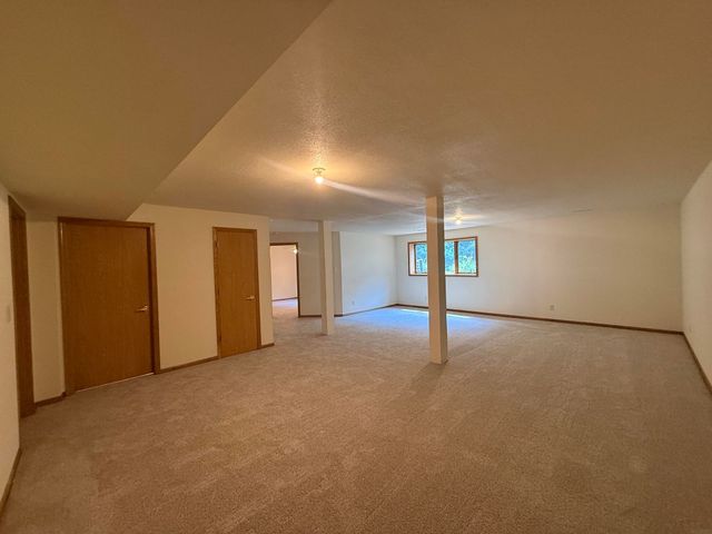 736 Southlawn Terrace, Oelwein, IA 50662