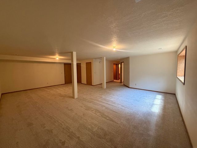 736 Southlawn Terrace, Oelwein, IA 50662