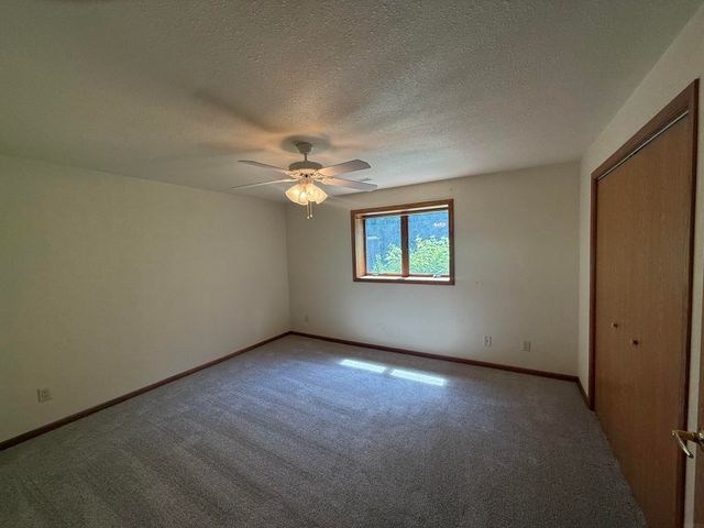 736 Southlawn Terrace, Oelwein, IA 50662