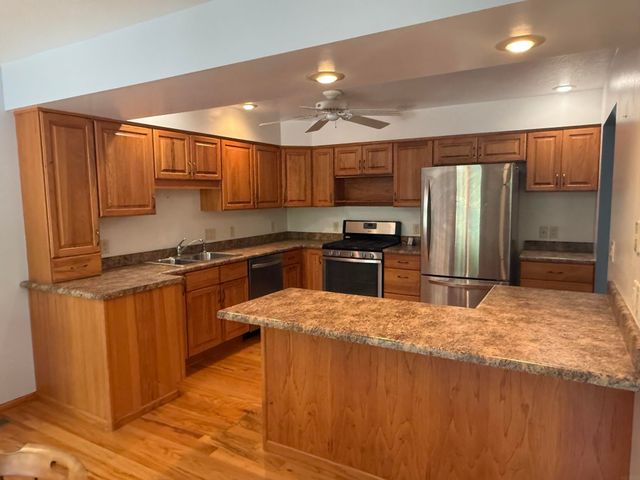 736 Southlawn Terrace, Oelwein, IA 50662